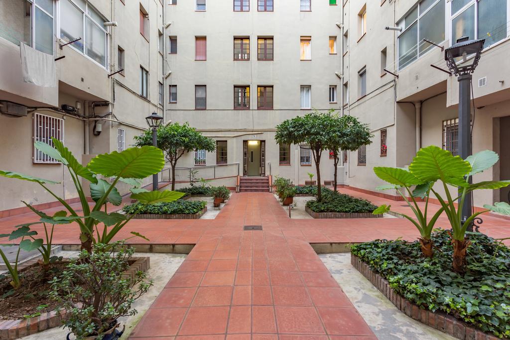 Moreryadom Barcelona Buitenkant foto